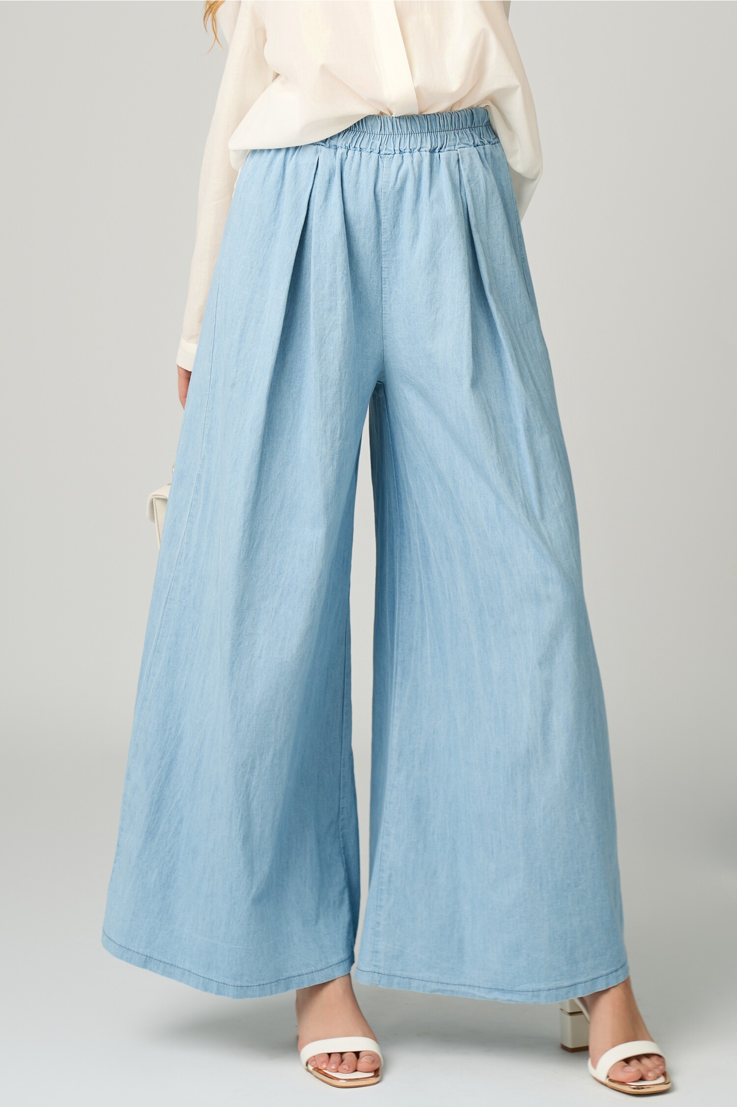 Pantaloni Bleu Evazati cu Talie Înaltă - imagine 1