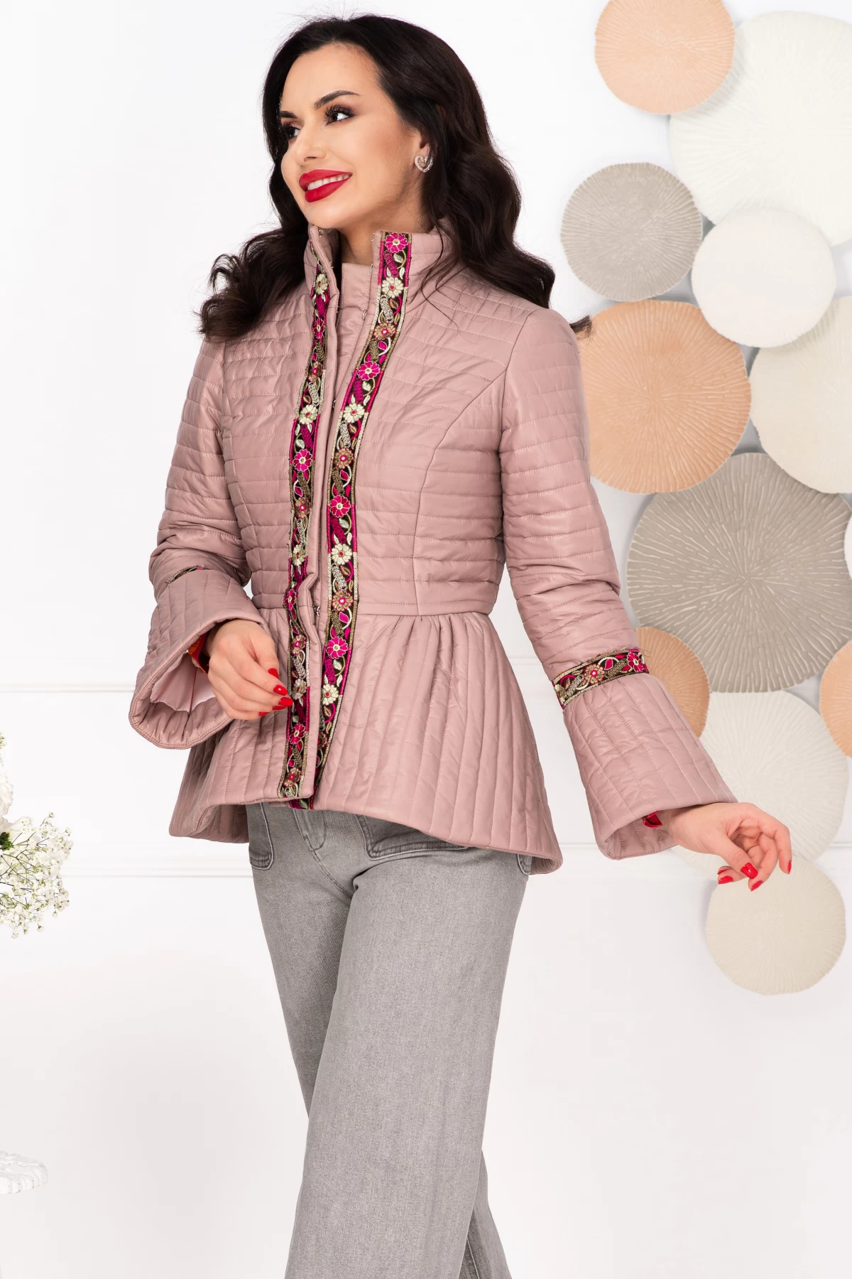 Jacheta dama rose cu broderie si peplum