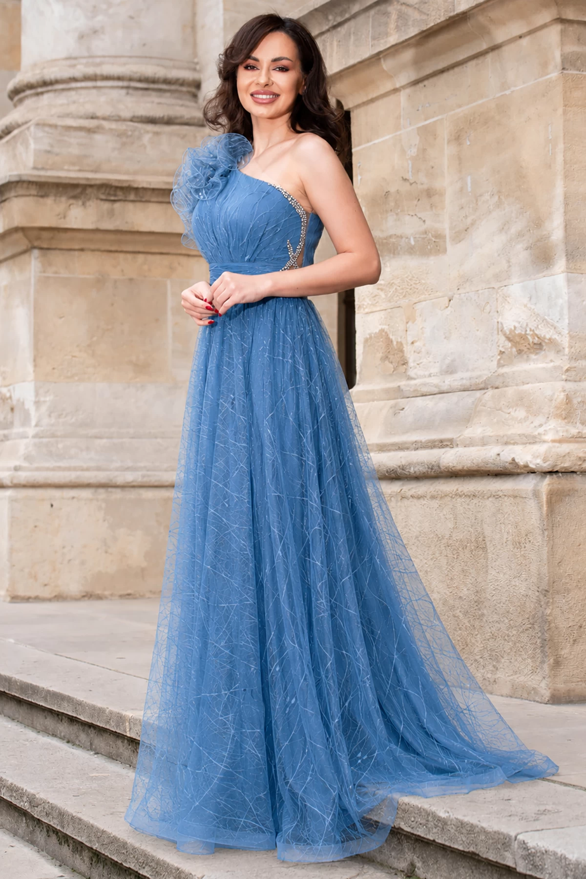 Rochie de seara bleu Clio din tulle brodat cu floare 3D pe umar si strassuri