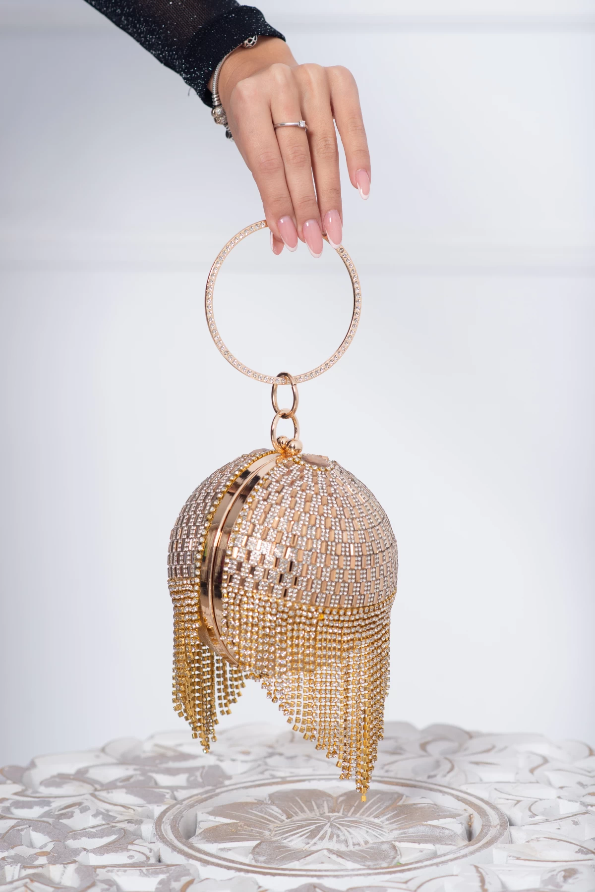 Clutch Inpuff Elegant cu Strassuri - Sfera Aurie