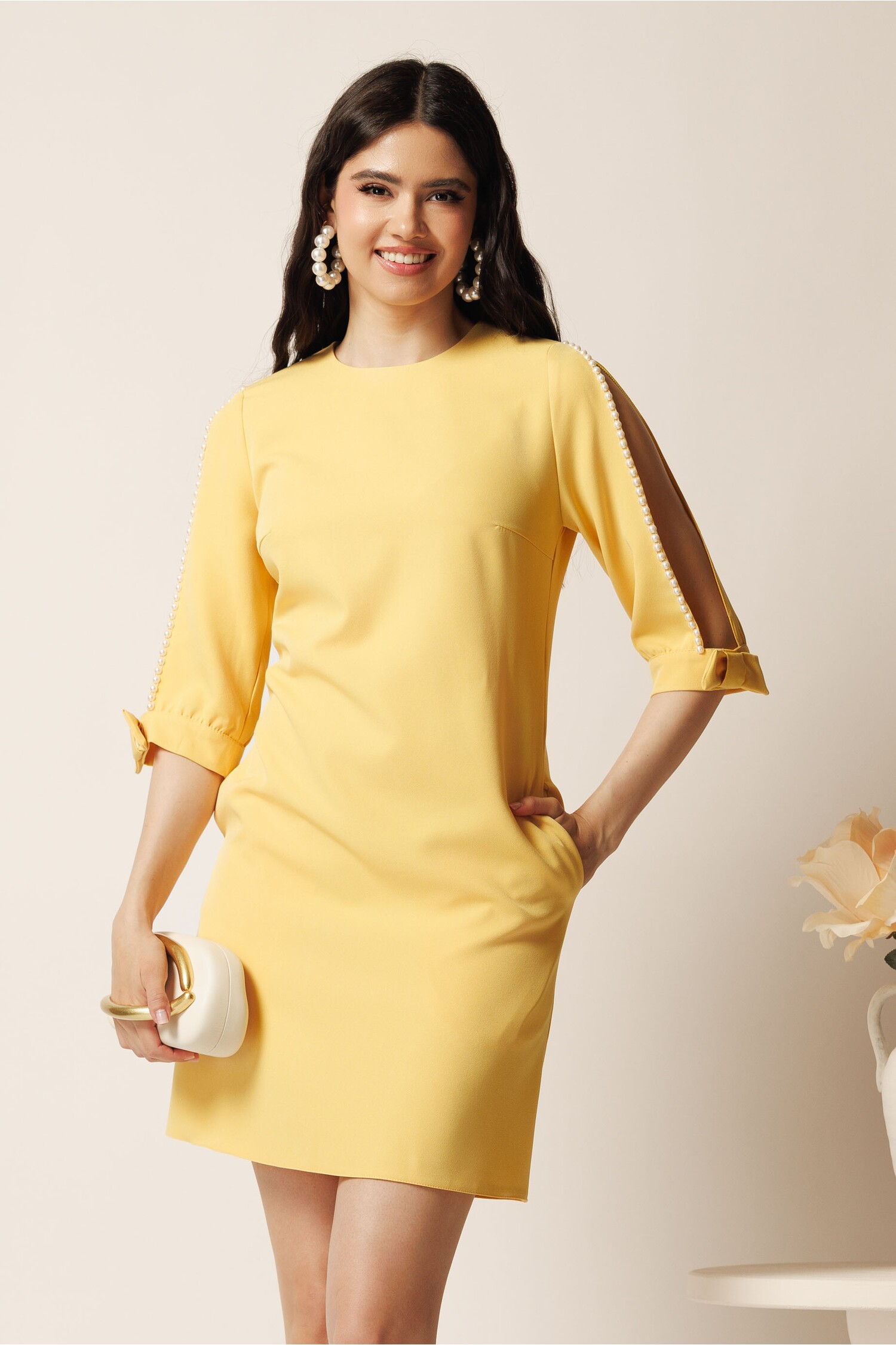 Rochie Galbenă Stofă Moze cu Perle Elegante - imagine 1