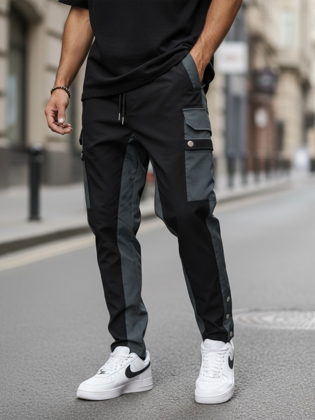 Pantaloni Cargo Conici - Stil și Confort