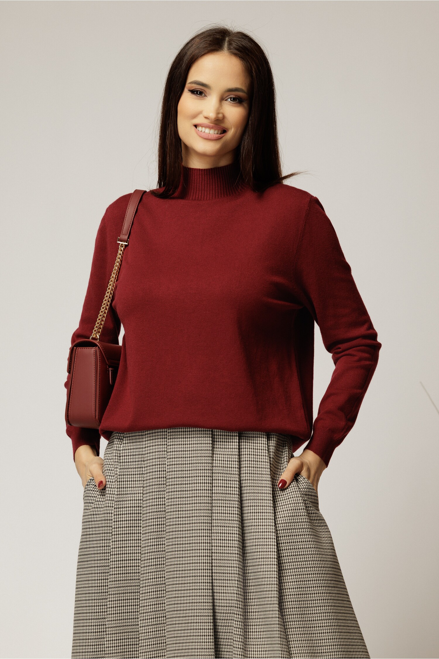 Bluza Bordo Tricot Lejeră - Confort și Eleganță