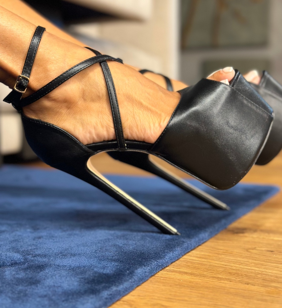 Sandale cu toc Atredes Negre - Eleganță și stil