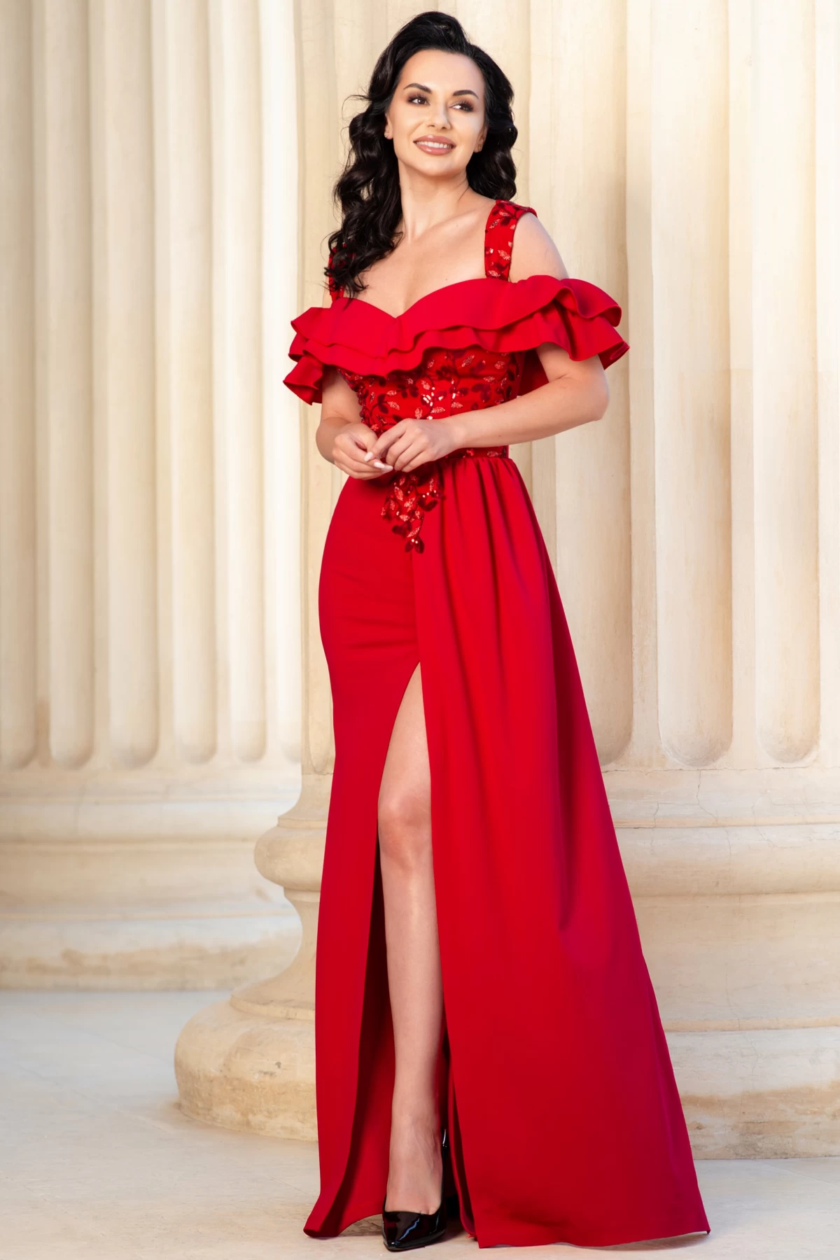 Rochie eleganta rosie Christa cu bust brodat si volane