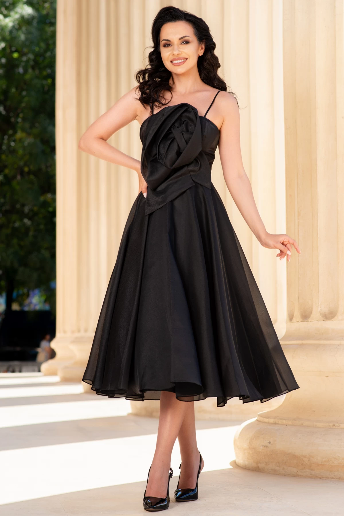 Rochie eleganta neagra din organza Catherine cu floare maxi