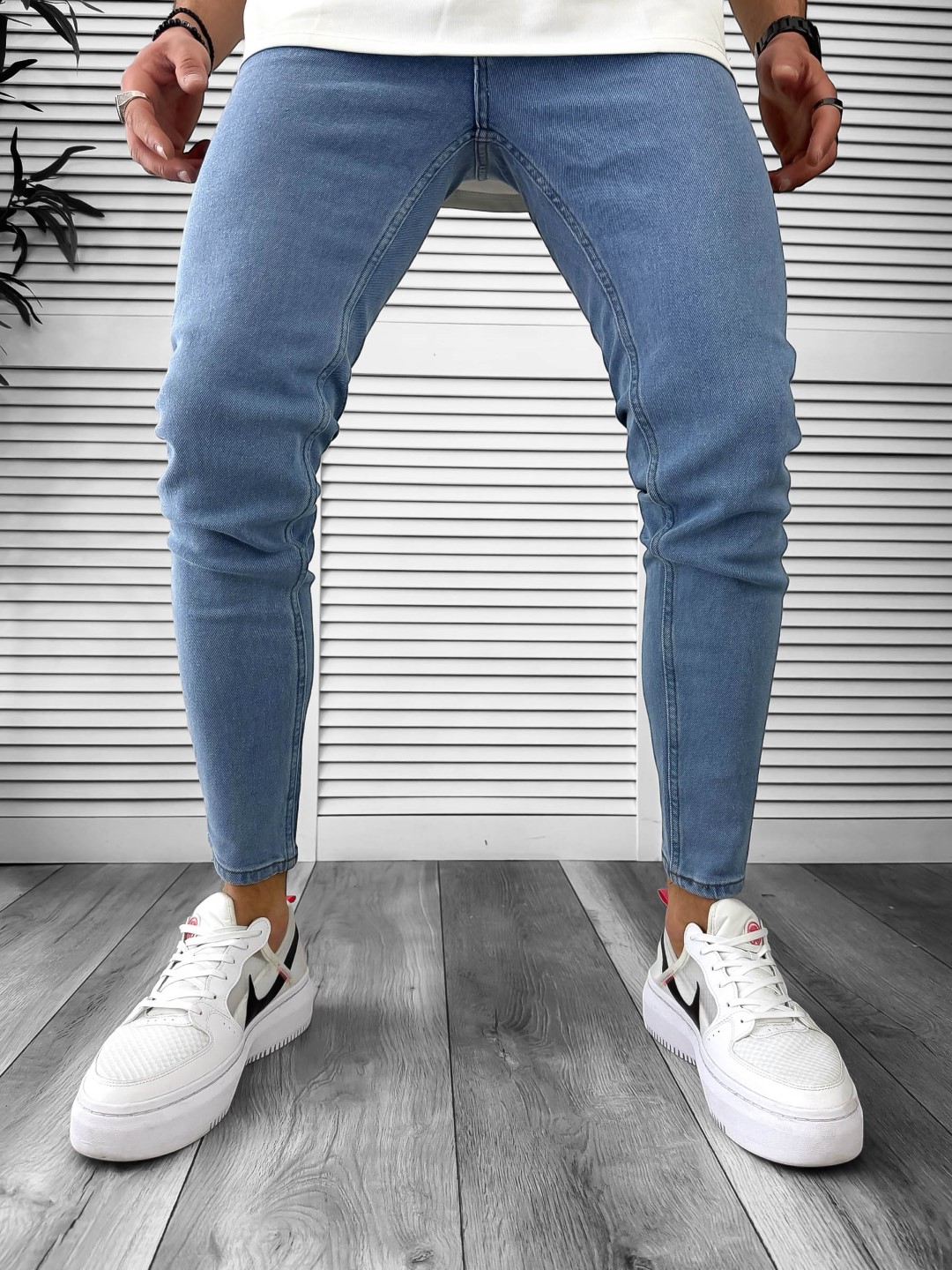 Blugi Barbati Conici - Stil Modern si Confort