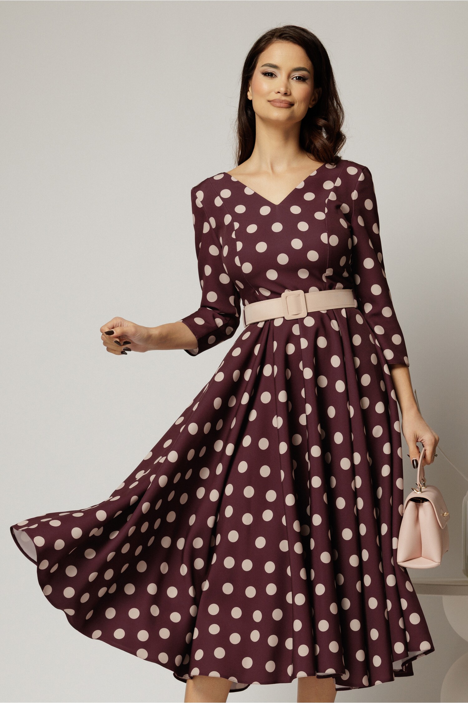 Rochie DY Fashion clos bordo cu buline bej