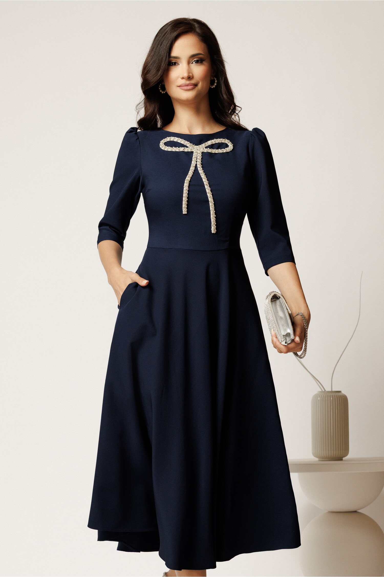 Rochie Midi Bleumarin Elegantă cu Strasuri