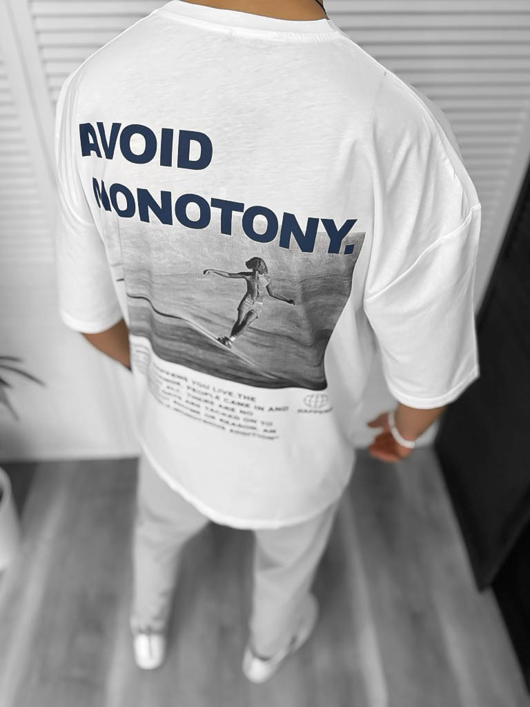 Tricou Barbati Alb Oversize cu Imprimeu