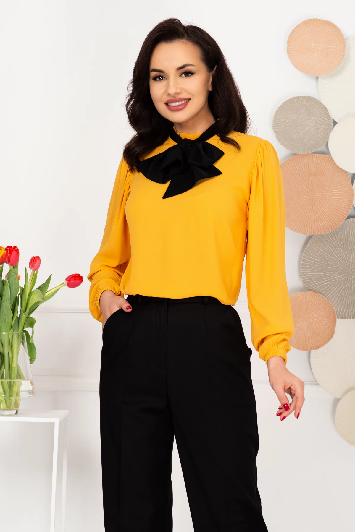Bluza InPuff Galbenă cu Eșarfă | Eleganță Modernă