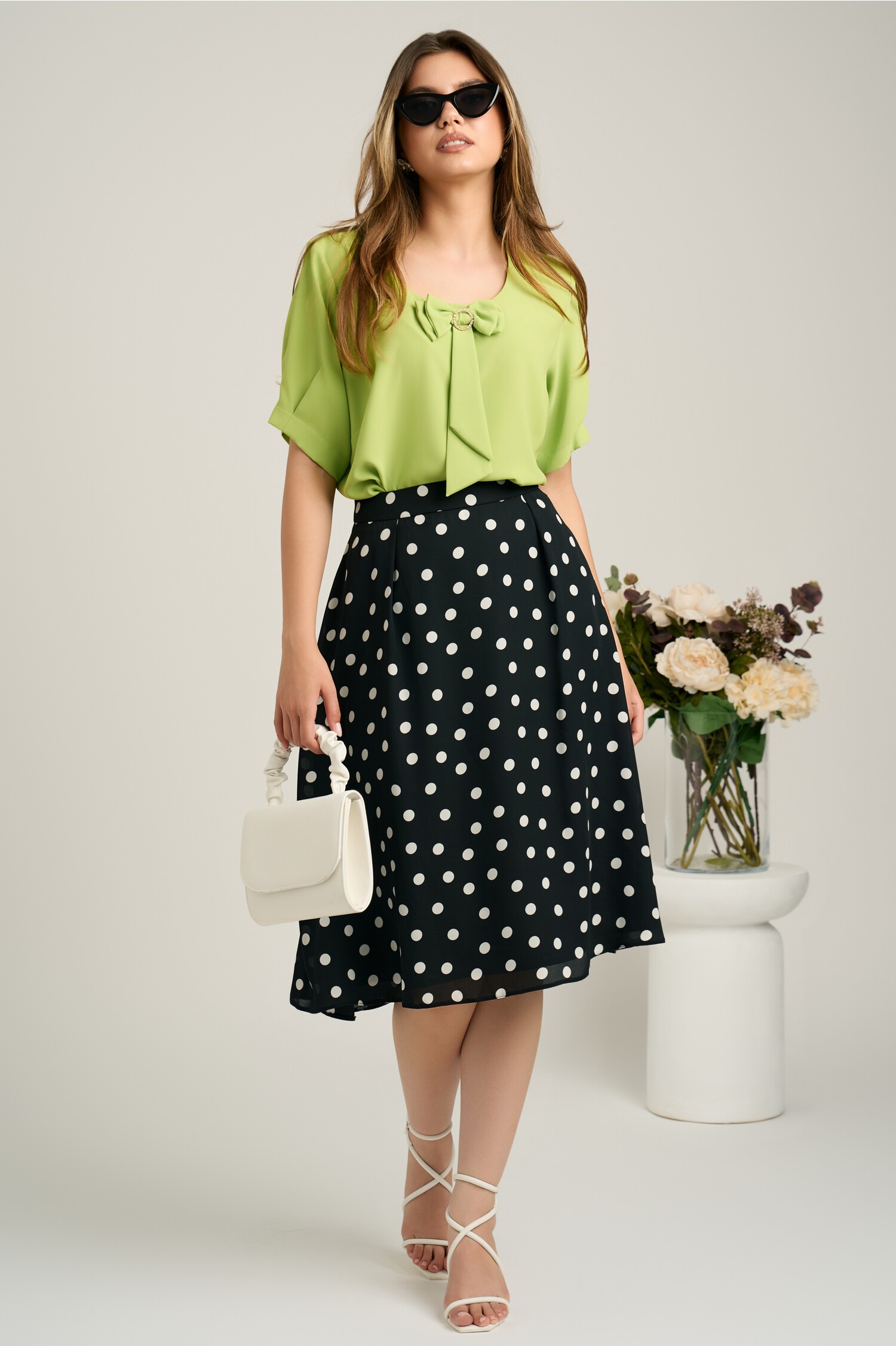 Fusta Midi Neagră din Voal cu Buline - Design Elegant