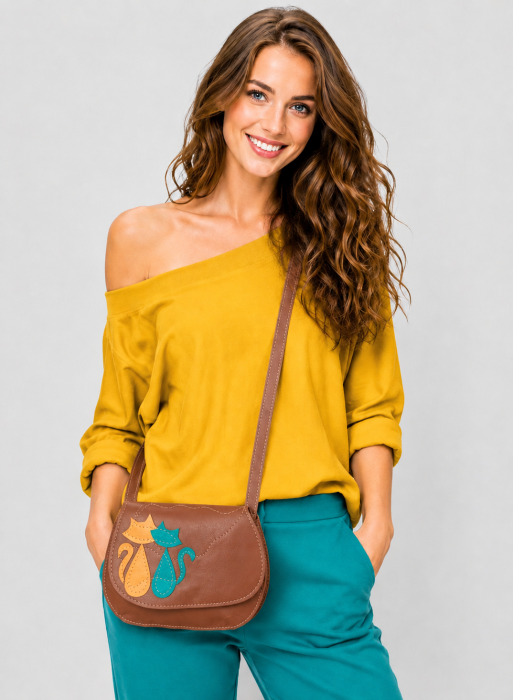 Geanta crossbody handmade, cu pisicute colorate  ,din piele naturala maro