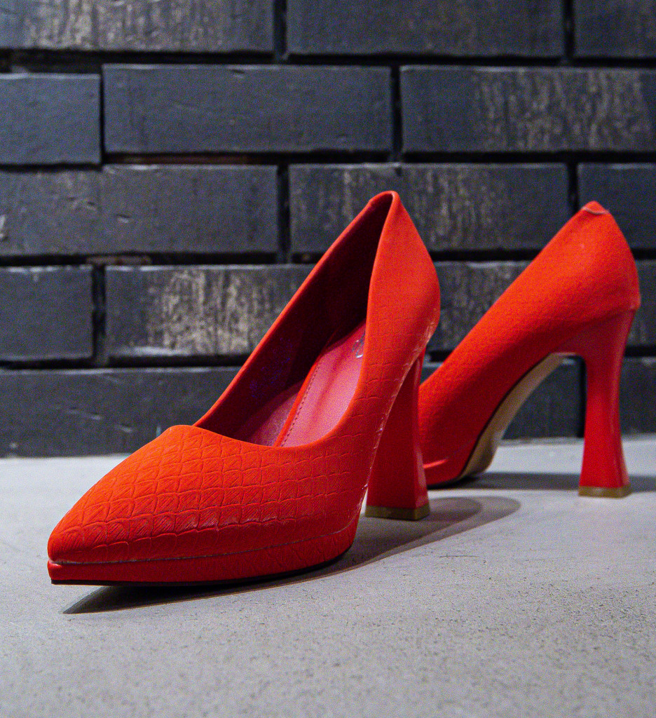 Pantofi Sisies Rosii - Eleganță și Stil - imagine 2