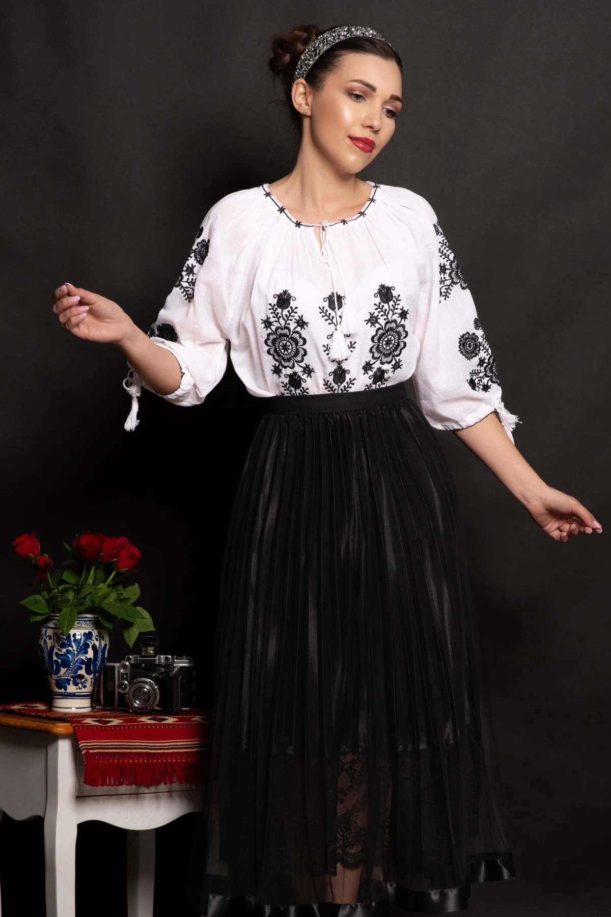 Ie Traditionala Lucretia | Brodata Manual - Traditional - imagine 1