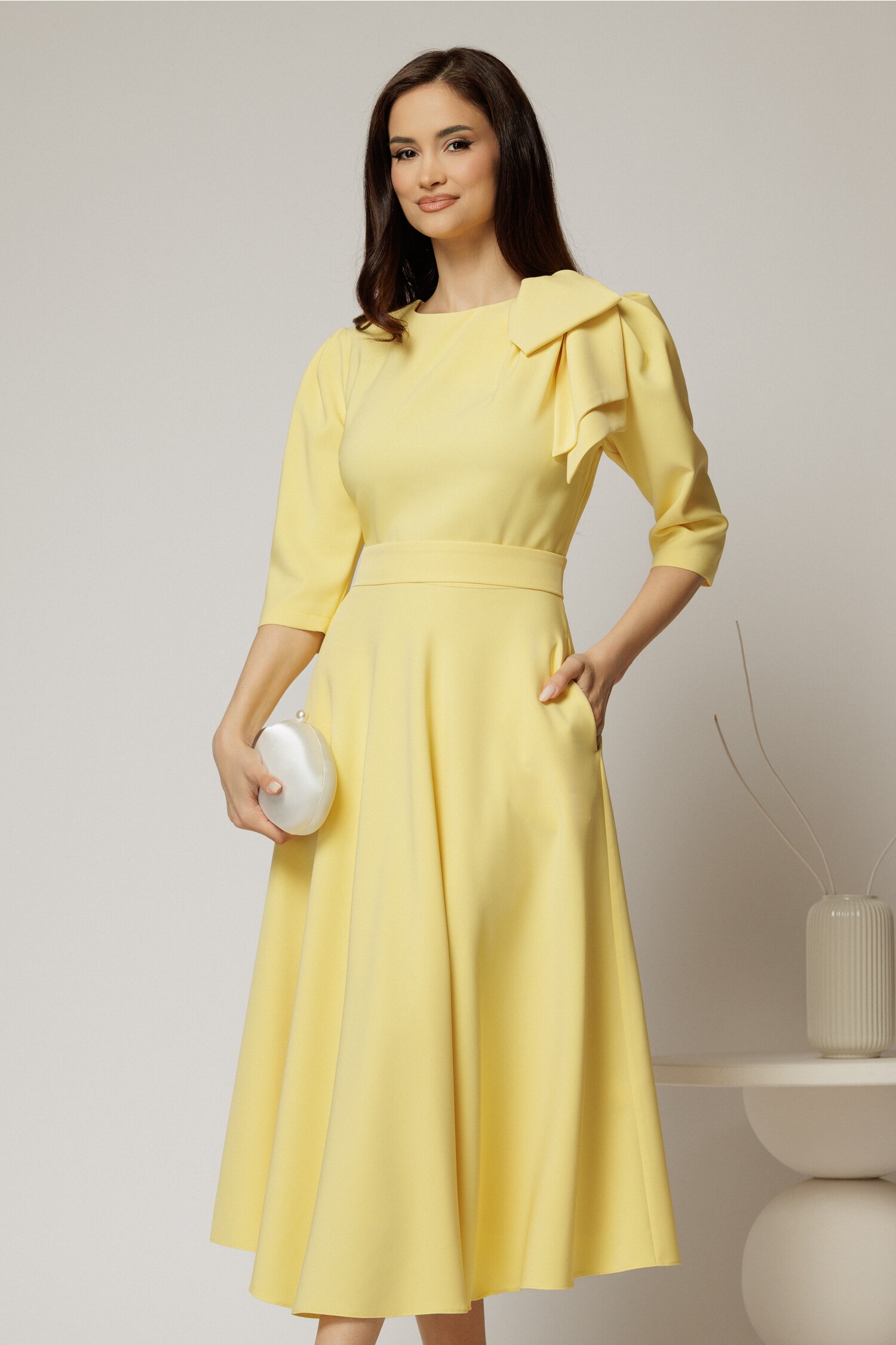Rochie Midi Galbenă Eleganta cu Funda