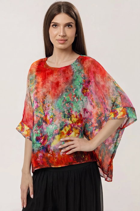 Bluza vaporoasa tip poncho din matase si vascoza, croi oversized cu print floral pe fond rosu si maneci largi fluide