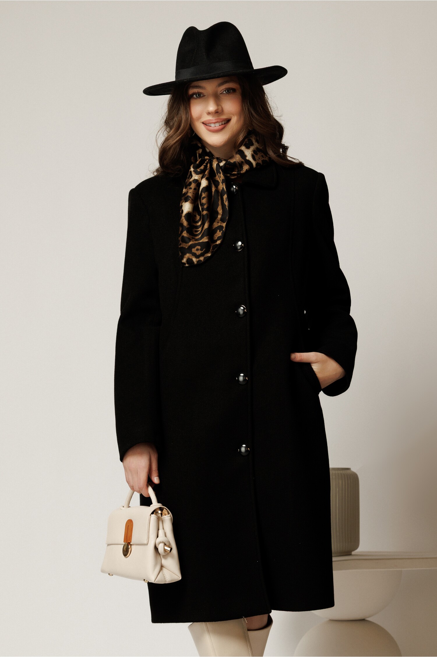 Palton Lana Negru Lung | Eleganta si Caldura