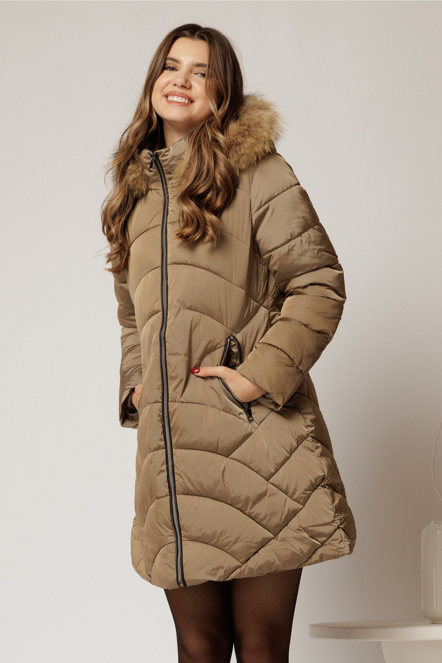 Geaca Dama Bej Eleganta cu Gluga Detasabila