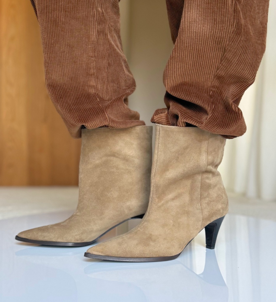 Botine Dama Abble Bej - Eleganță și Confort