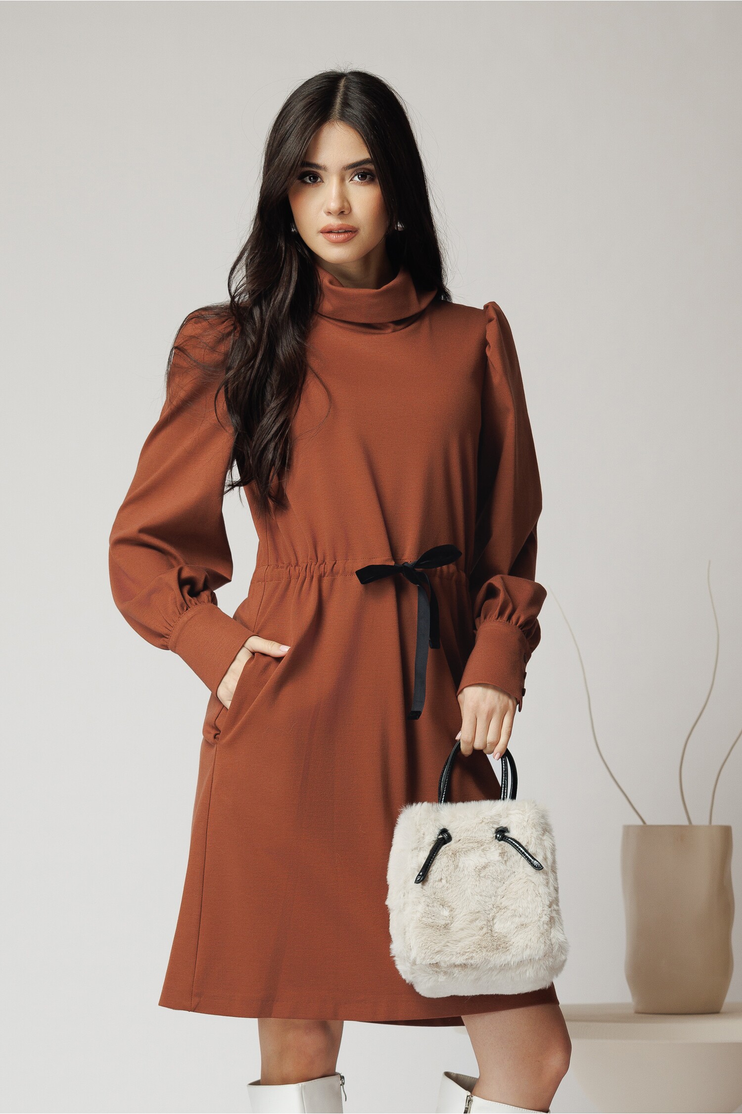 Rochie DY Fashion maro cu snur reglabil talie