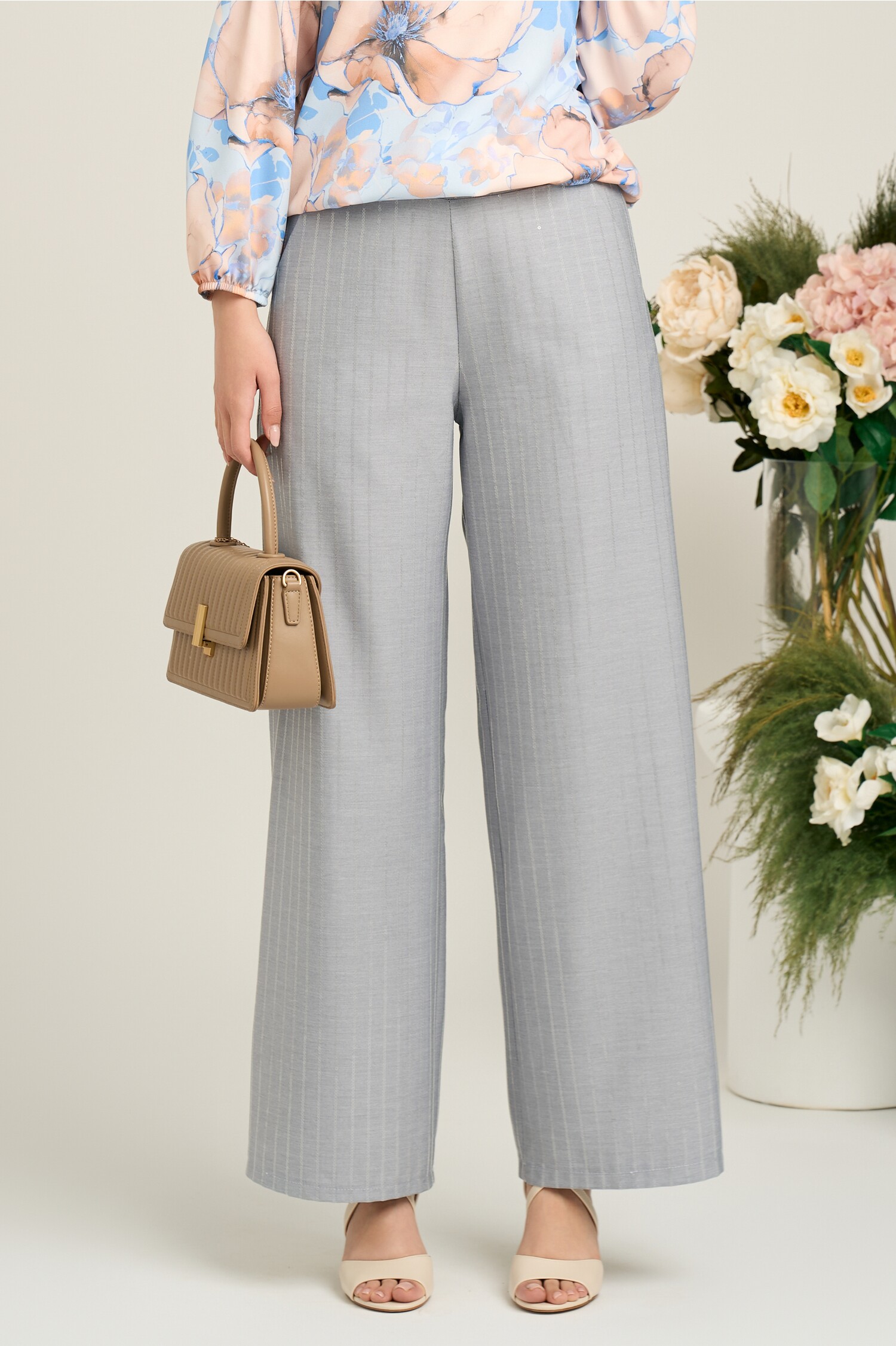 Pantaloni gri cu paiete - Eleganță smart-casual