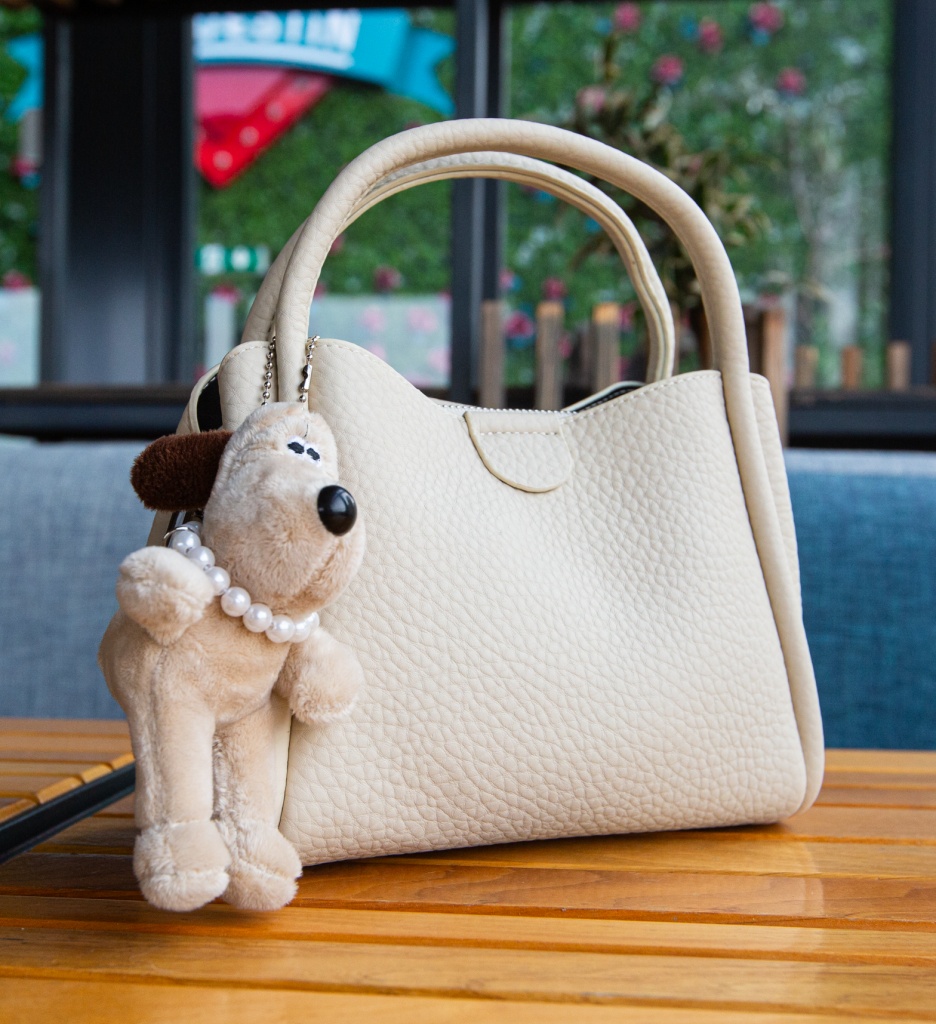 Geanta Dama Dog Bej - Stil Elegant și Practic