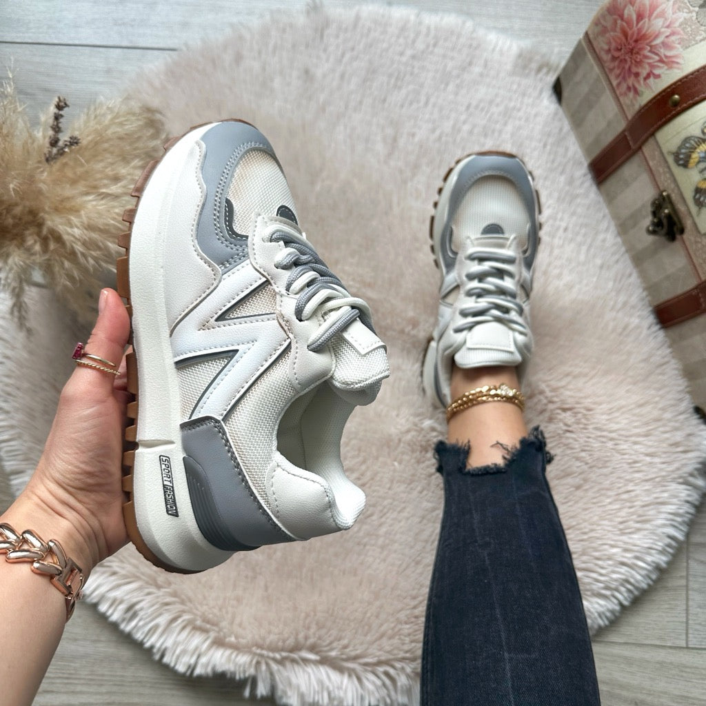 Adidași Dama Albi Casual - Confort și Stil Urban
