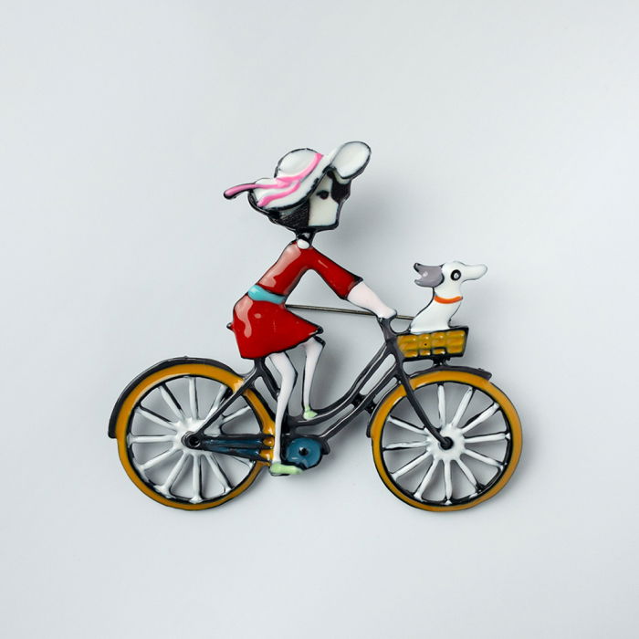 Brosă Metalică Femeie pe Bicicletă | Shopika