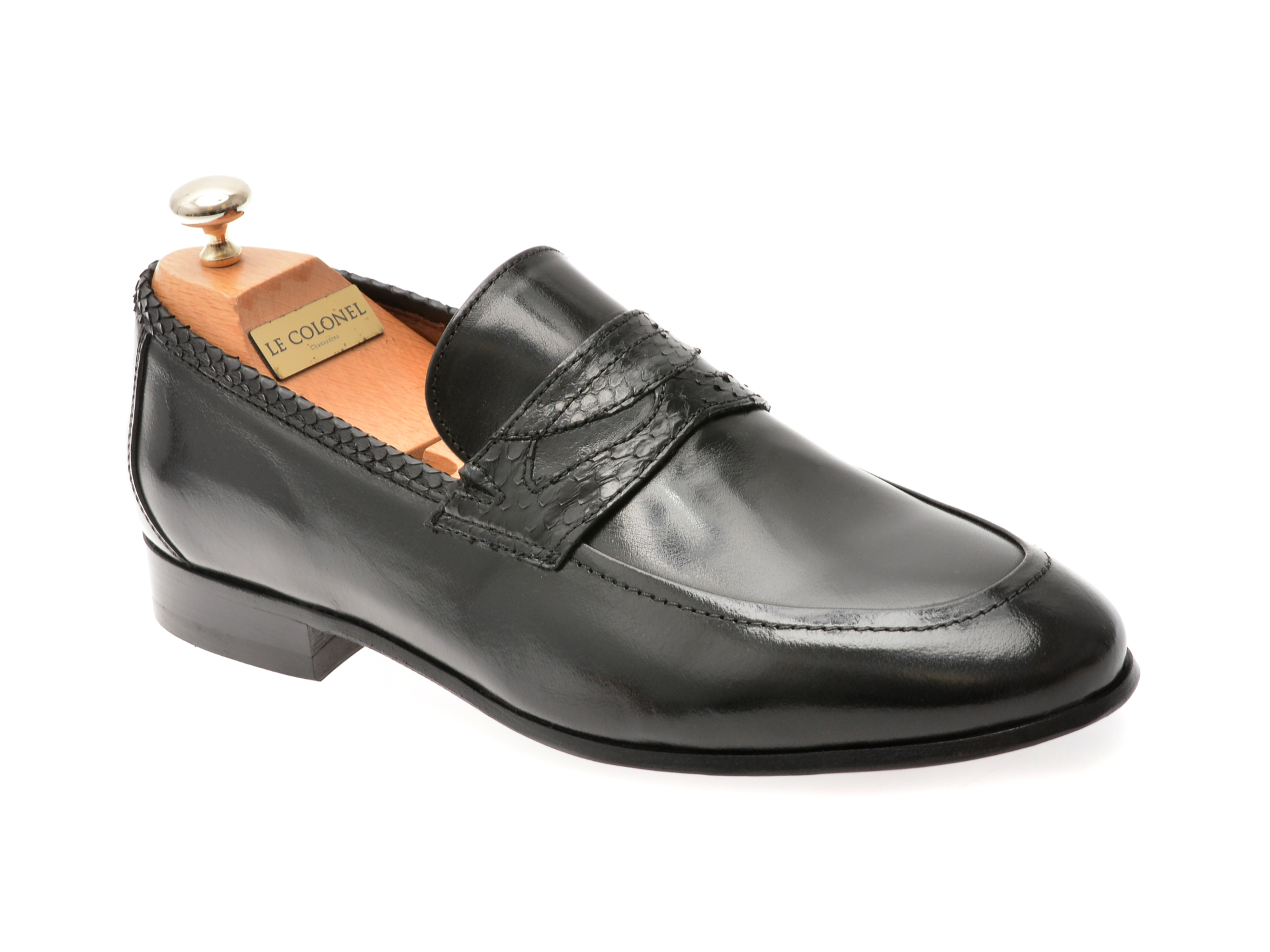 Mocasini Le Colonel negri din piele naturală