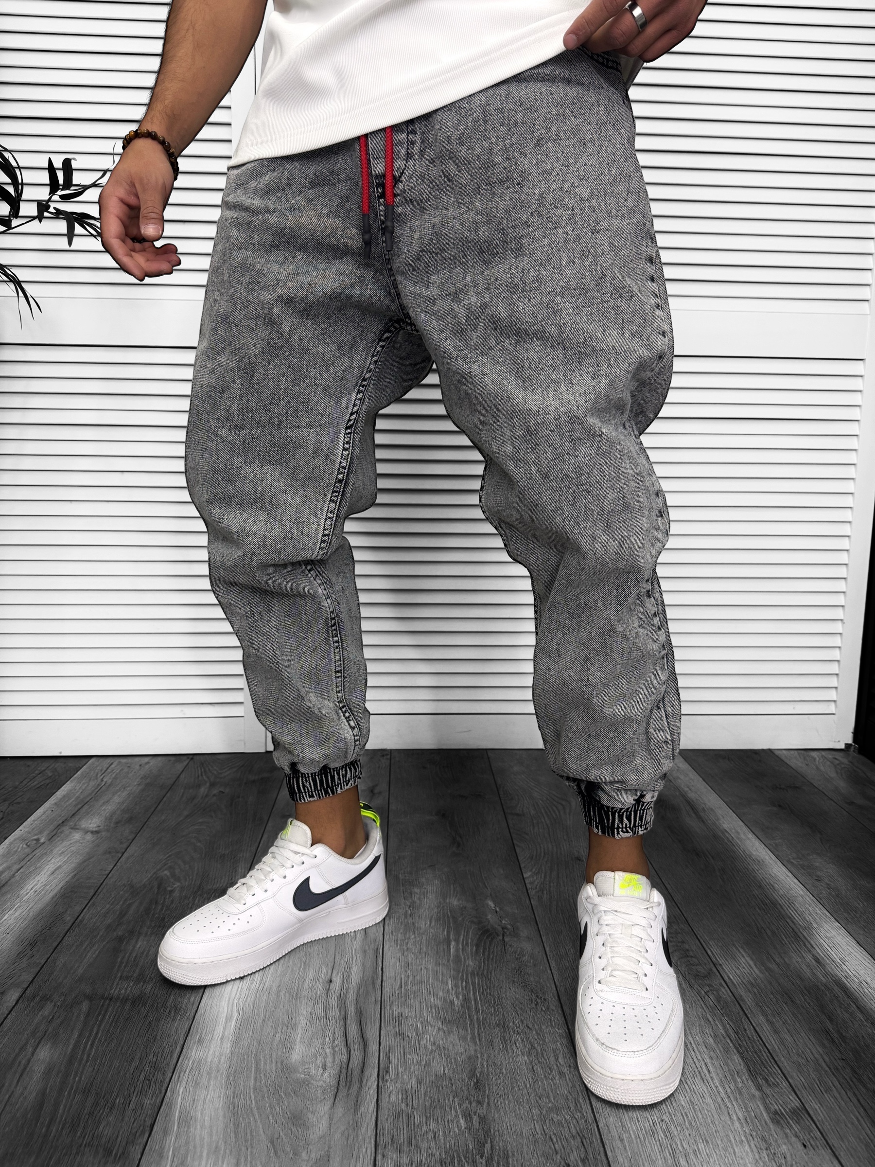 Blugi Barbati Conici cu Defect Minim - Reducere