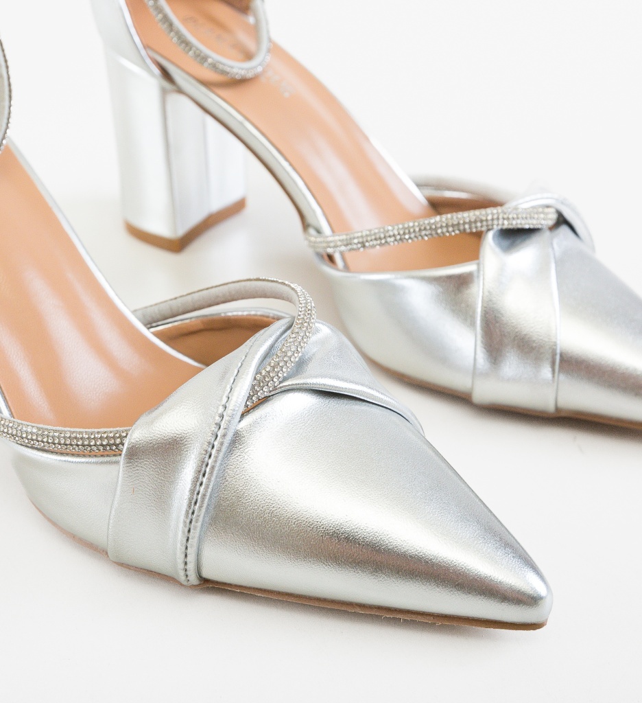 Pantofi cu toc eleganți, argintii - imagine 3