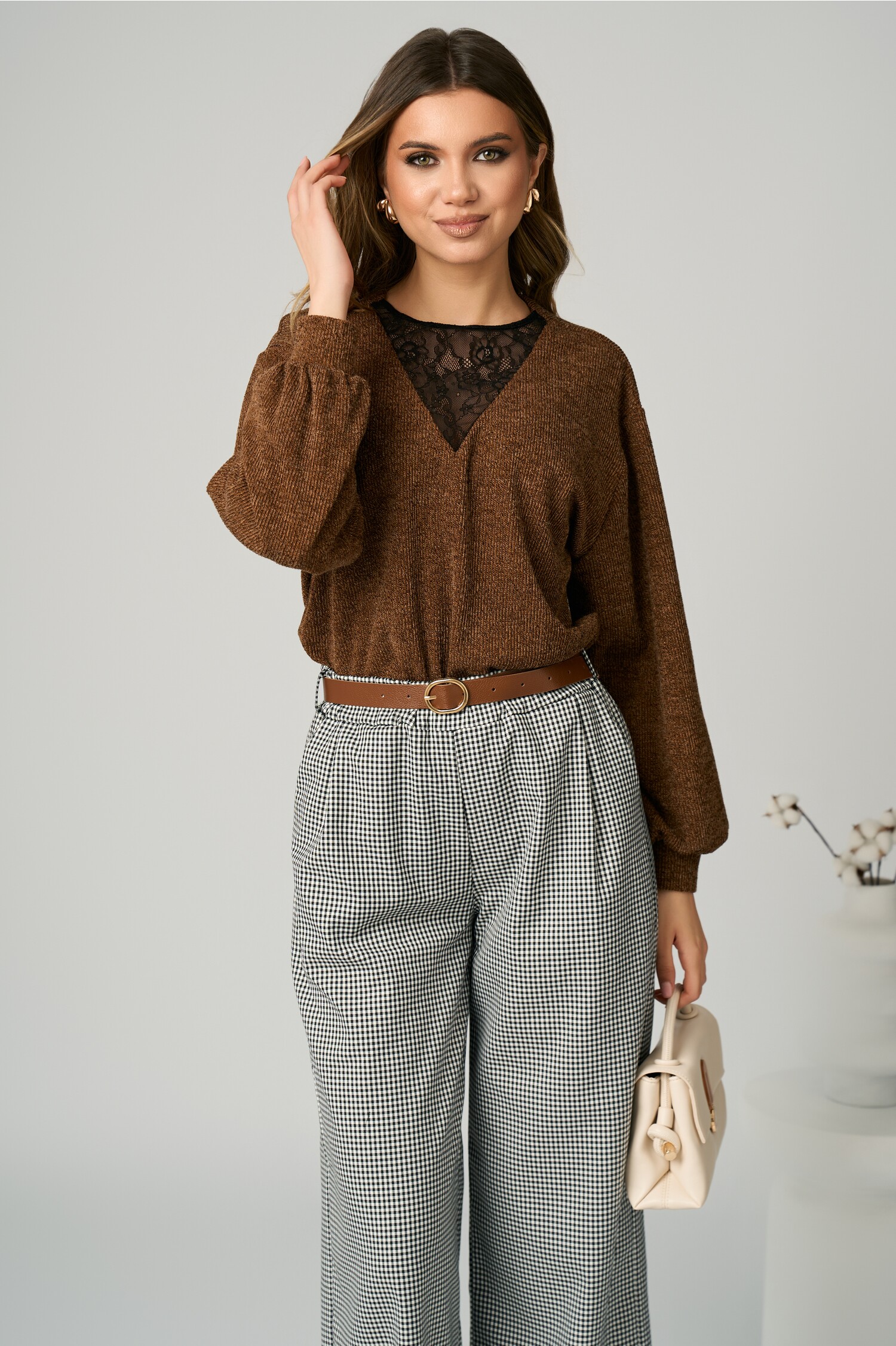 Bluza DY Fashion Maro cu Dantela Eleganta