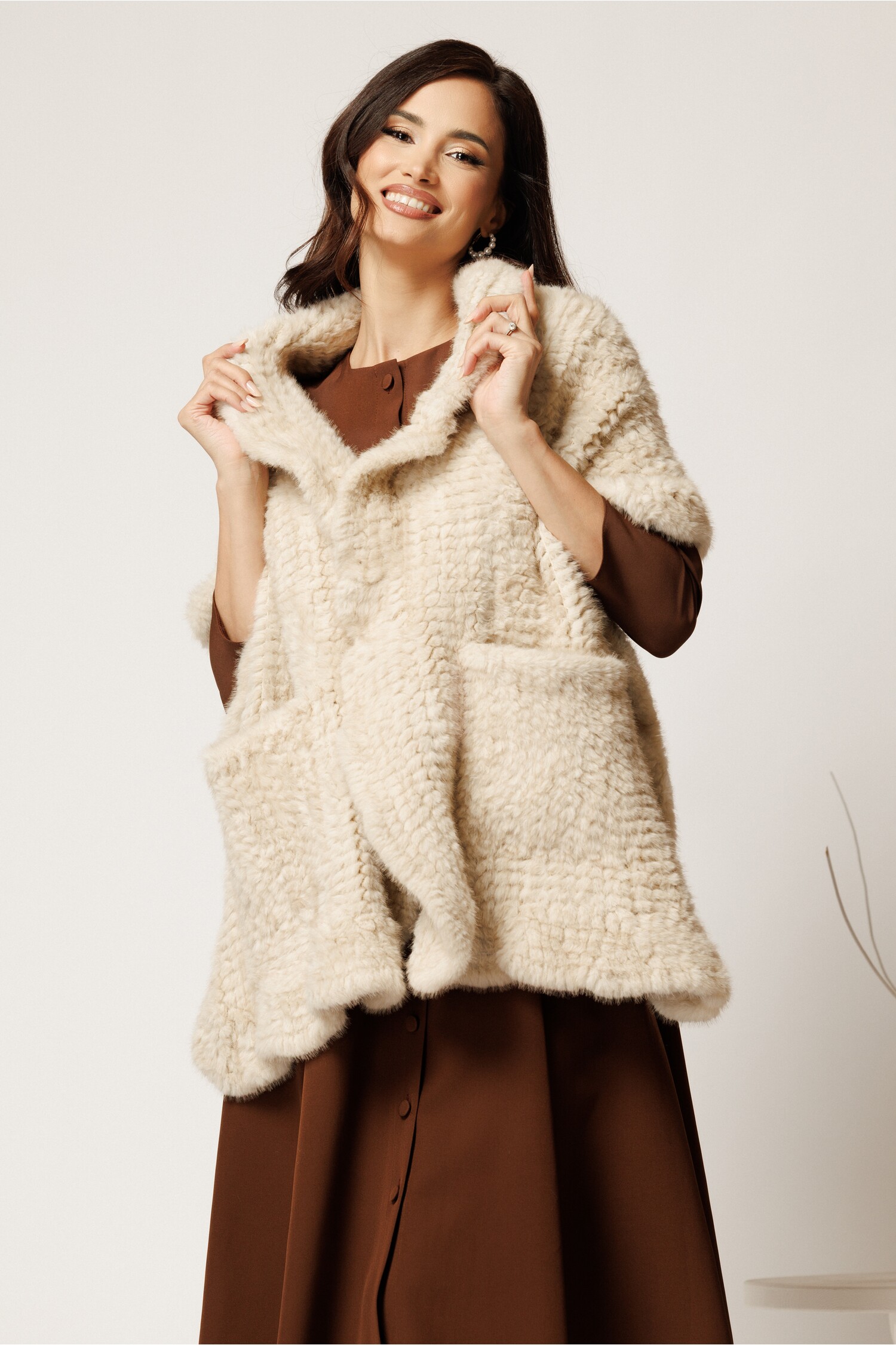 Capa Scurta Ivory din Blana Eleganta