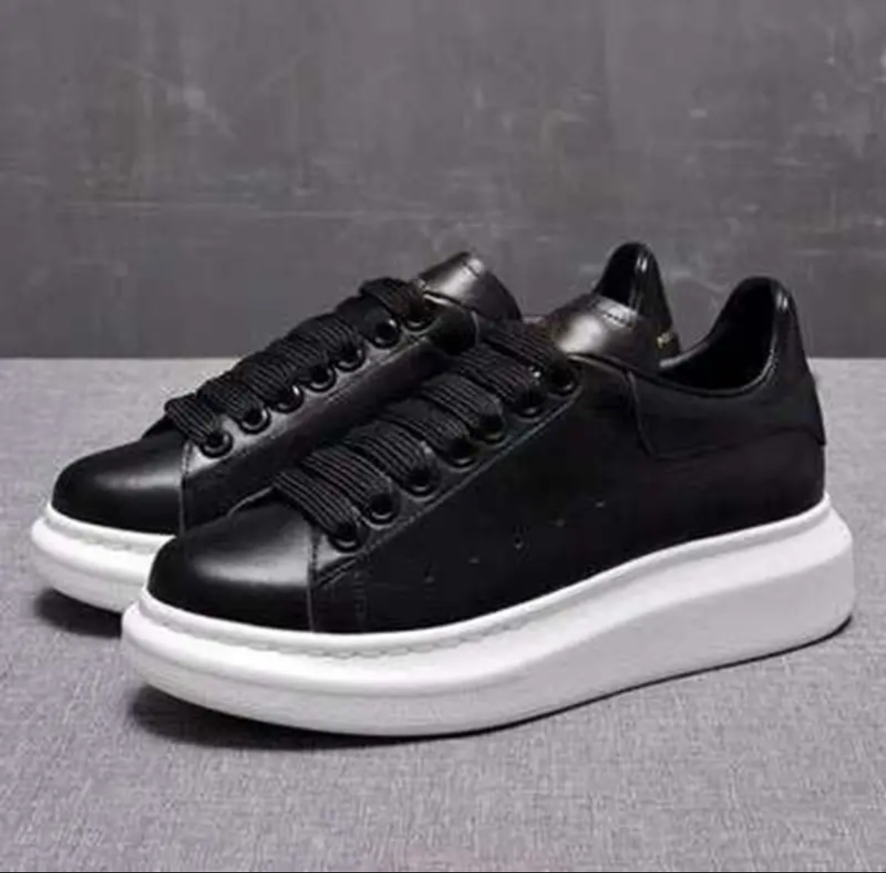 Adidași bărbați negri casual 555 - Confort