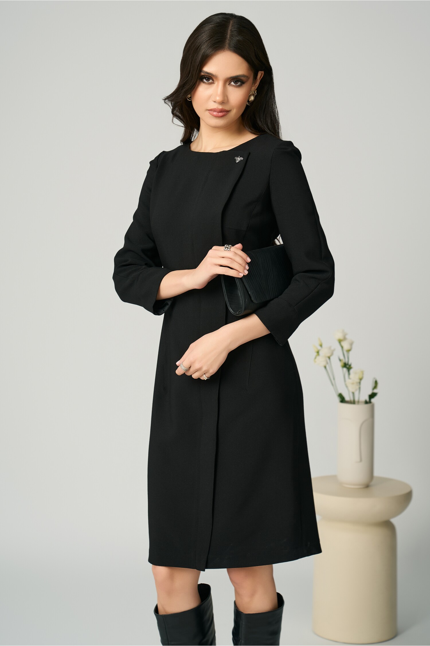 Rochie Office Neagră Elegantă cu Accesoriu
