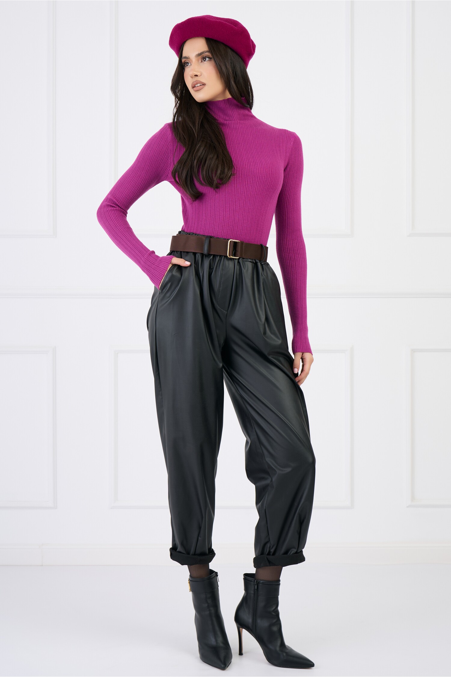 Pantaloni Piele Ecologică Negri cu Buzunare