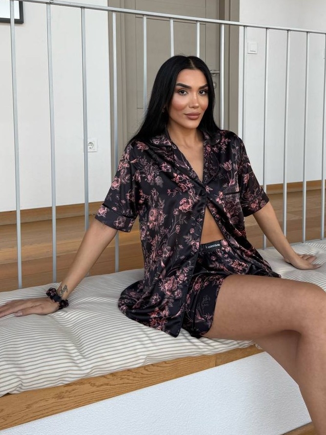 Set Pijama Dama Delis Satin Sidefat cu Nasturi - imagine 4