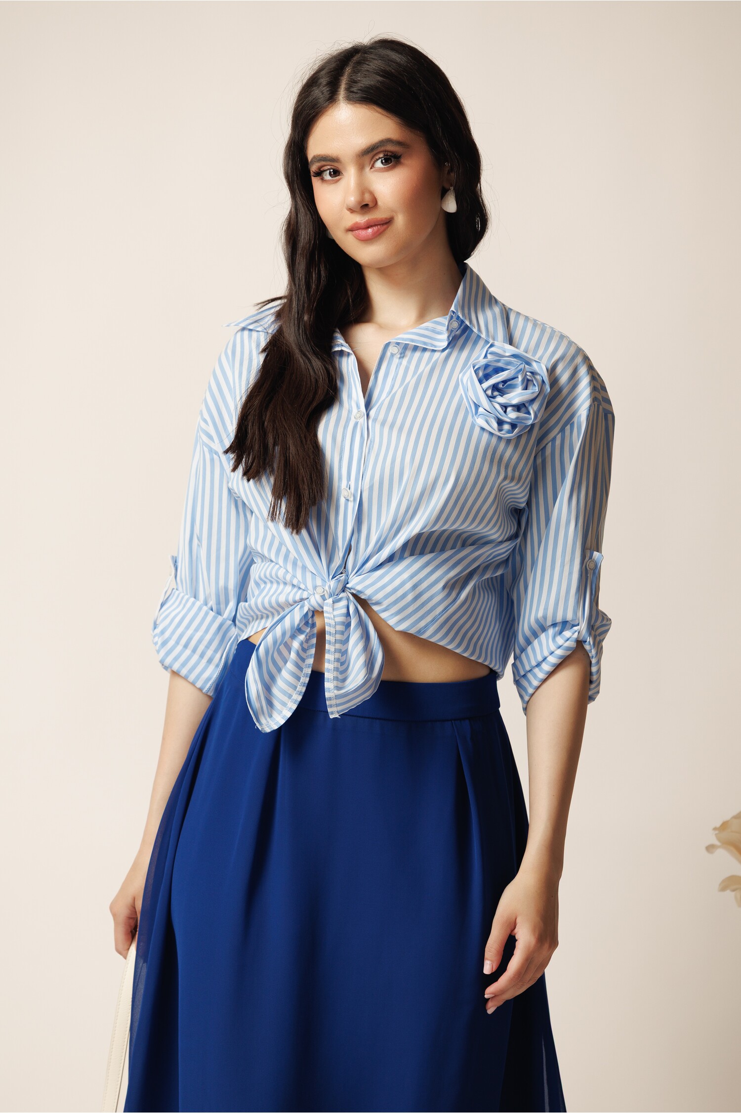 Camașă Bleu cu Floare Detașabilă | Bumbac