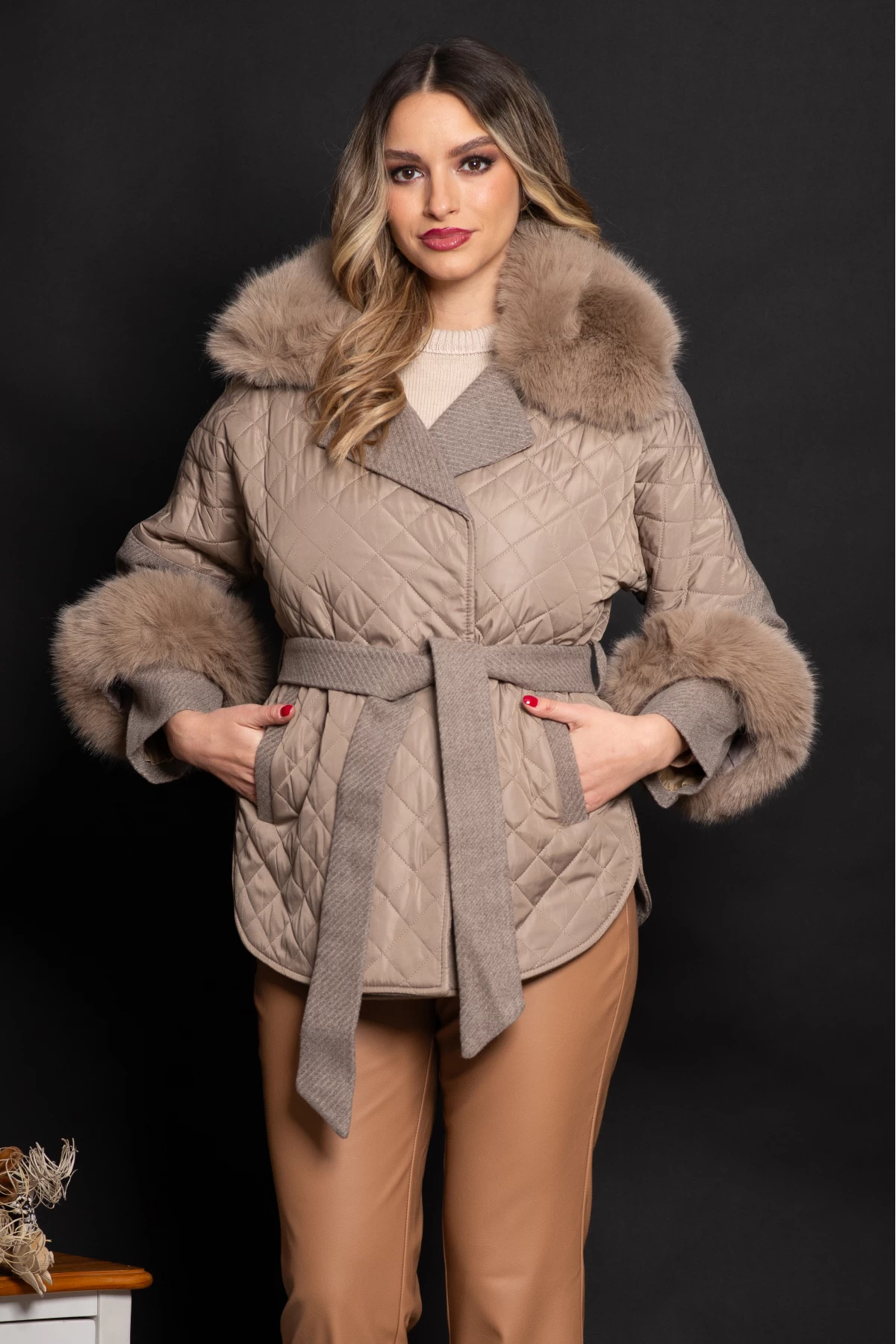 Palton Svetlana Patricia Taupe cu Blana ECO