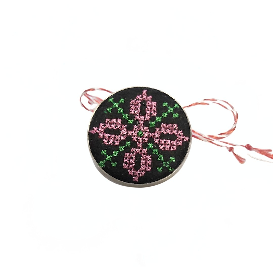 Brosa de inox cu broderie traditionala Roz si verde