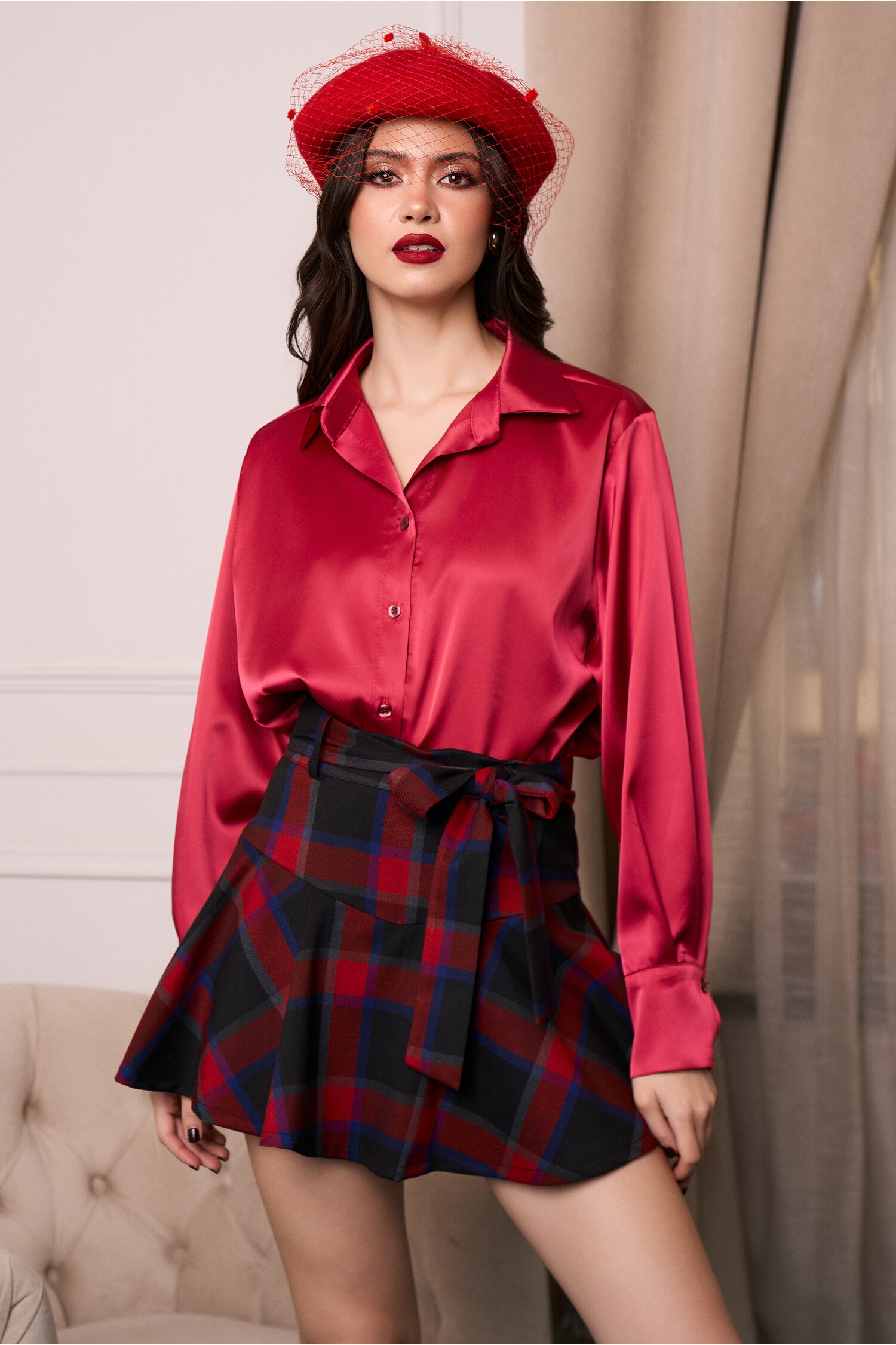 Fusta stofa carouri rosii cu pantalon interior