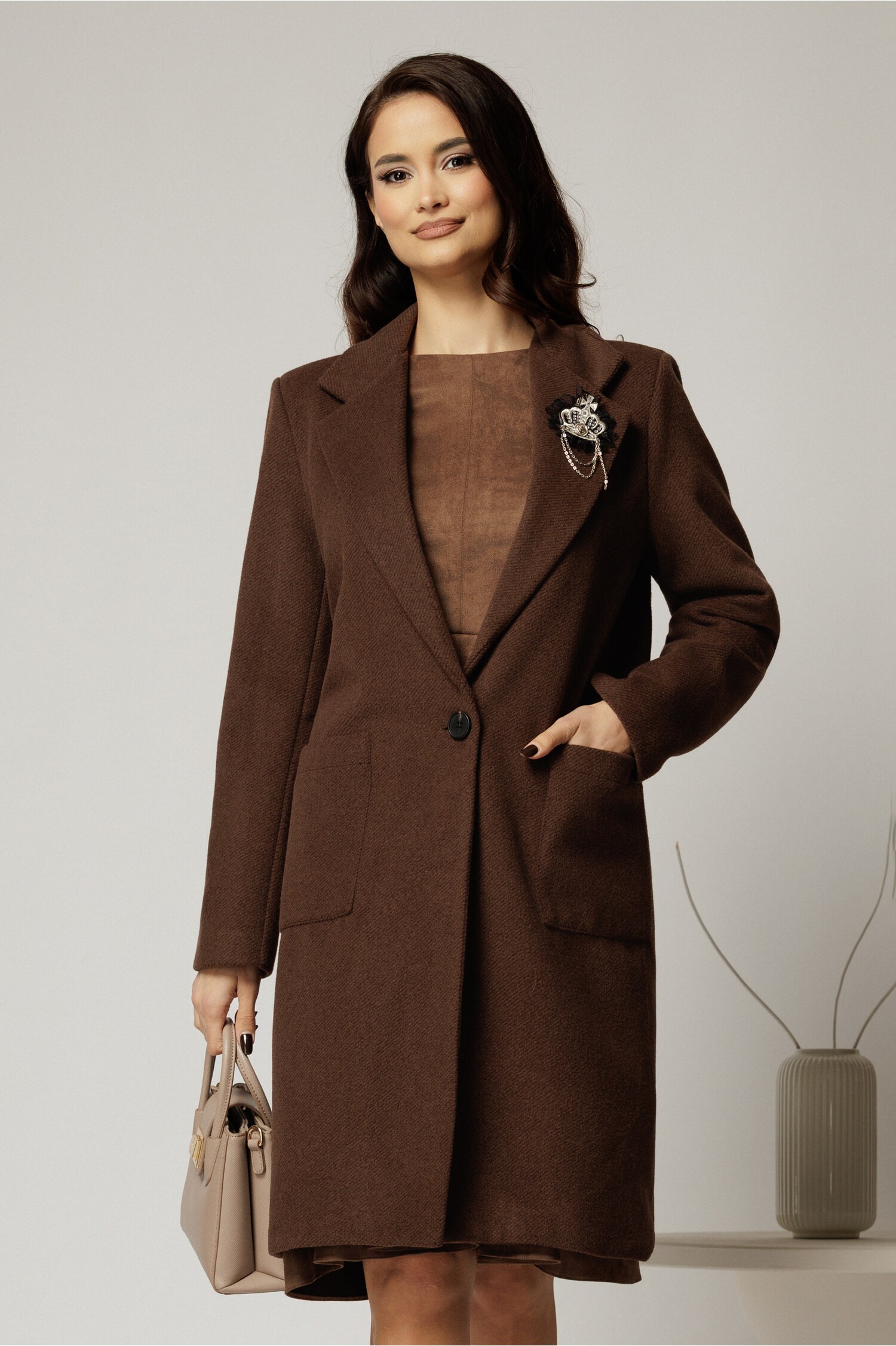 Palton Elegant Stofa Maro Dungi - Stil Sofisticat