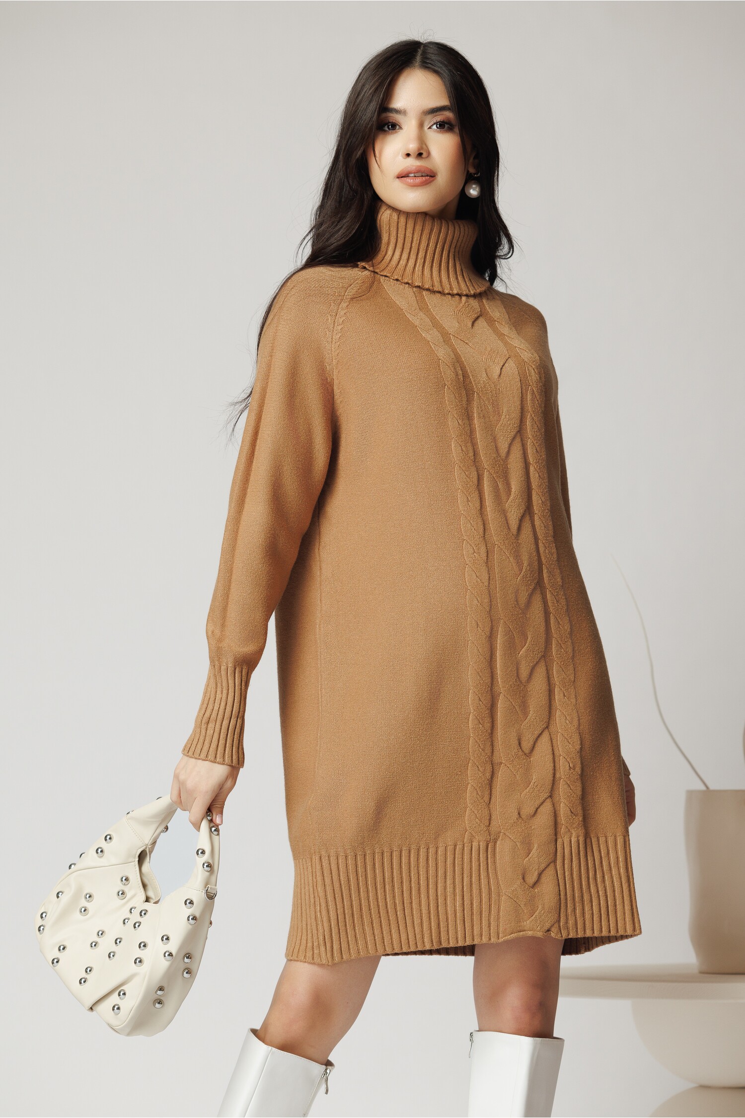 Rochie Tricot Camel cu Guler Înalt | Stil Casual