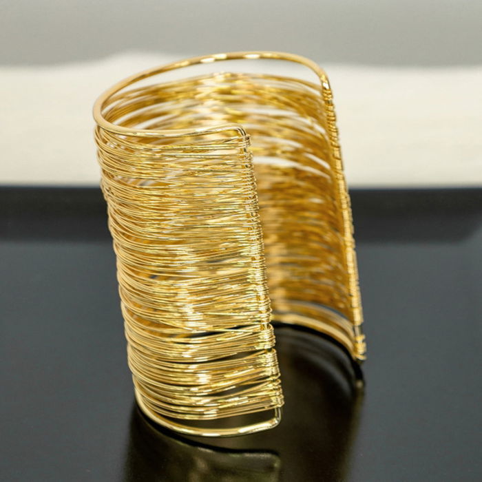 Brățară Aurie Statement Shopika | Elegantă