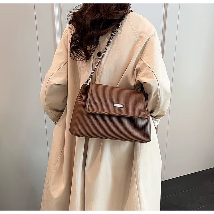 Geanta Dama Delis Nyella Maro - Eleganta si Practica - imagine 2