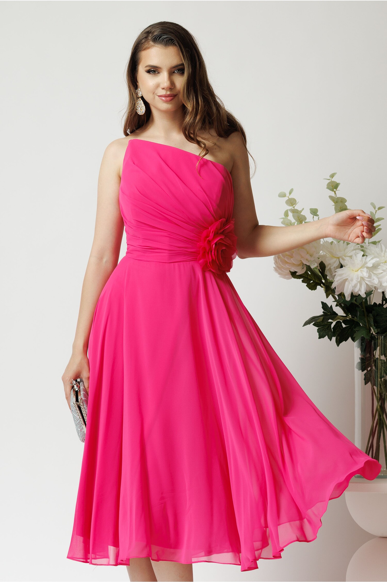 Rochie Midi Fucsia cu Floare - Eleganță Pură