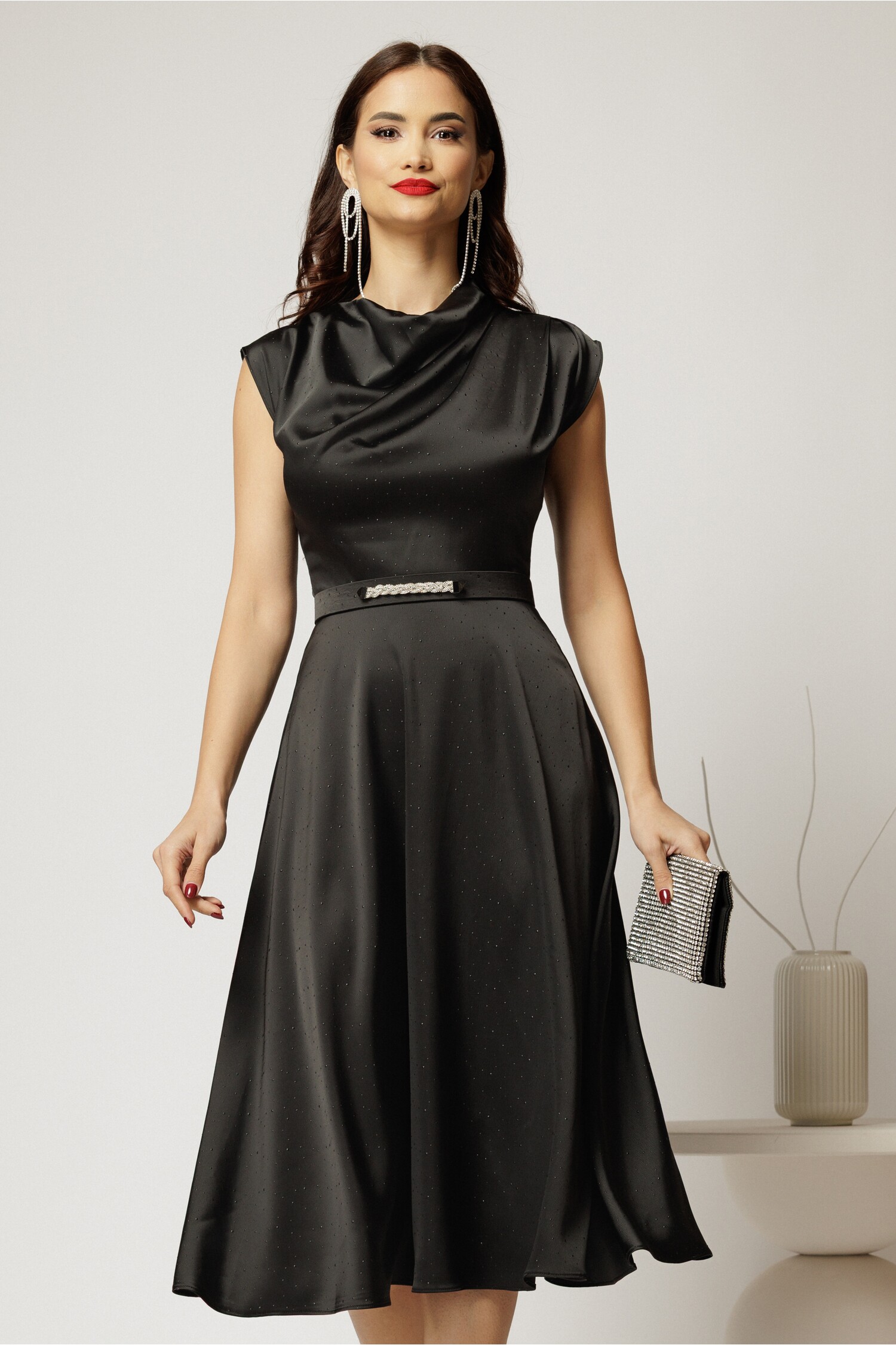 Rochie Midi Neagra Ocazie cu Pietricele Eleganta