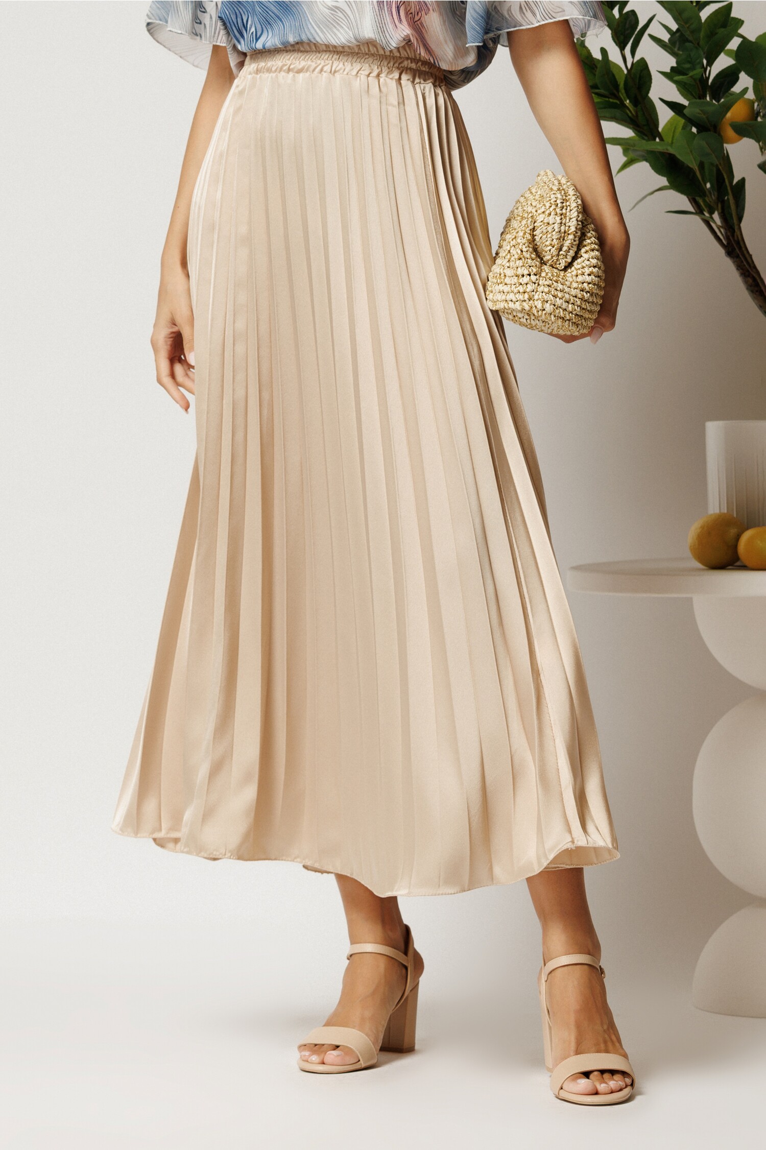 Fusta Lunga Satin Ivory cu Pliuri Eleganți