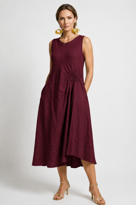 Rochie midi, asimetrica, din in, cu croiala ampla A-line si detaliu drapat, visinie